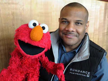 <i>Being Elmo: A Puppeteer's Journey</i>