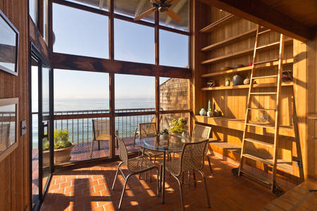 15 Of Airbnb S Best Beach Houses For Last Second Summer Steals Airbnb Beach Houses Summerland