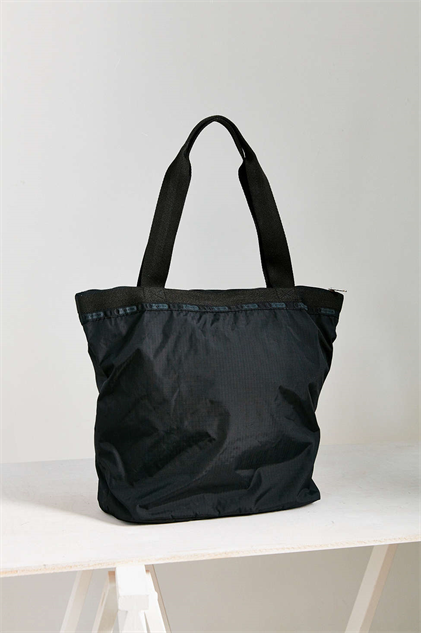 Chic Zip-up Totes Befitting for Your Travels :: Style :: Galleries :: Paste